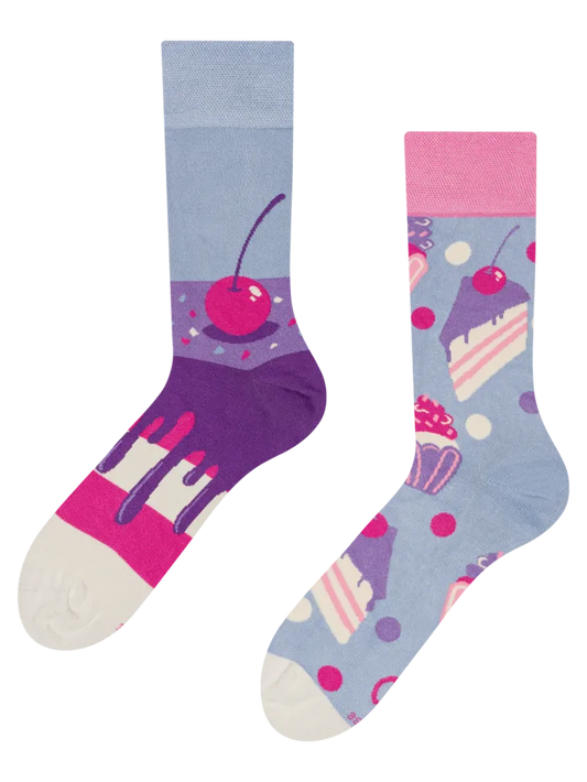 bamboo-regular-socks-cherry-cake-02/029ba2d38495497340fd1a3404f60e72a2502c91