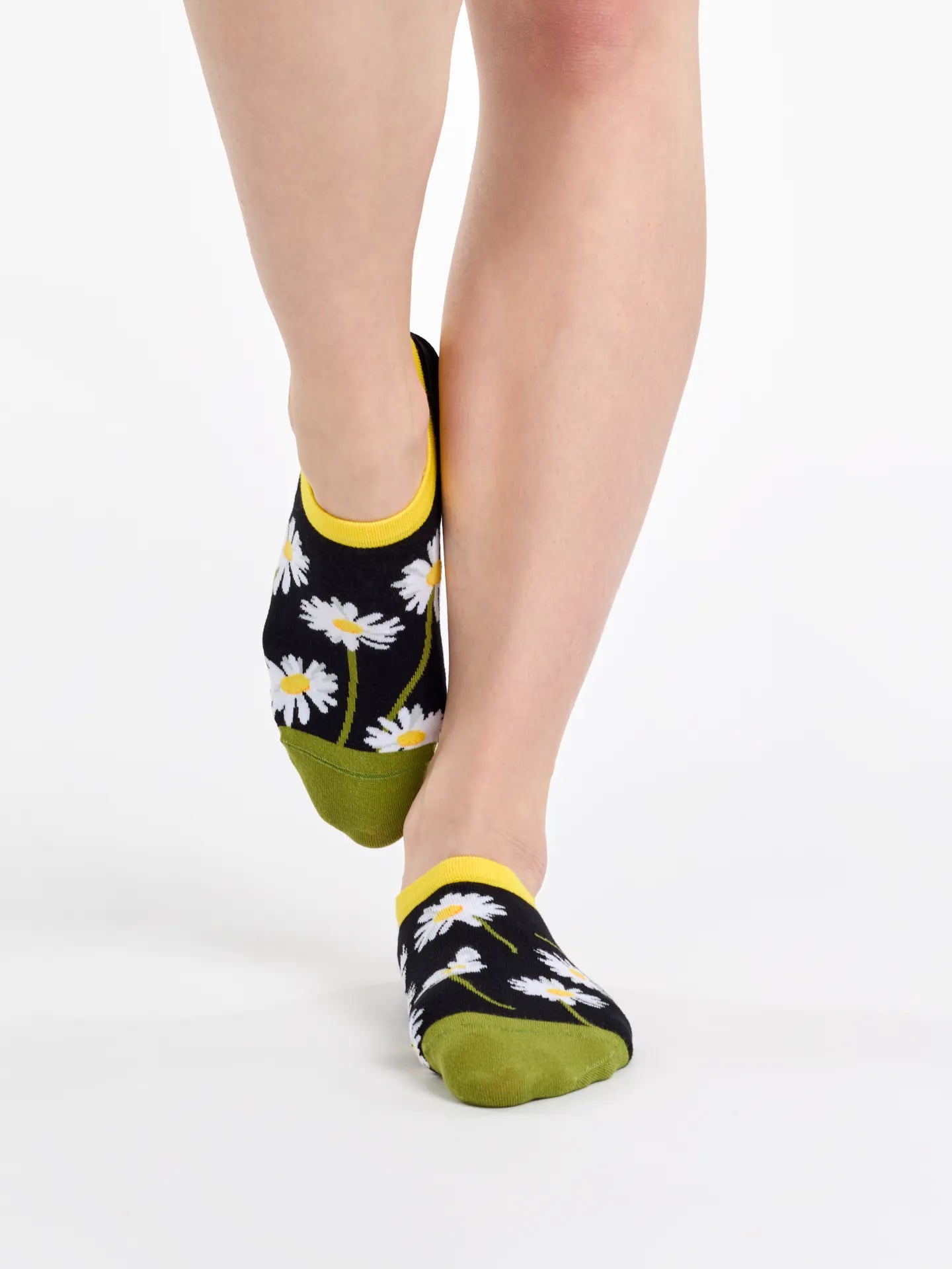 sneaker-socks-daisies-at-night-okt-47/47e6dd49e7f3a61f90c605a0f74aa8ebeb0a05f0