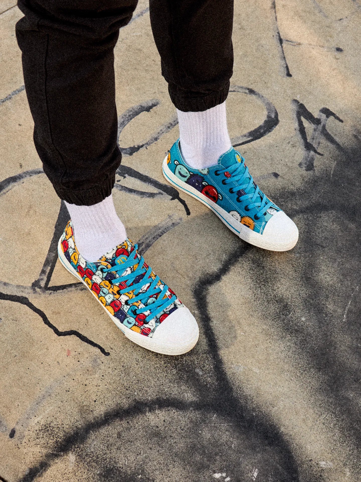 canvas-shoes-funny-monsters-39/3980f56a1acaa0dd04c4fdab03759adf5d9402a3