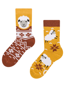 Lustige warme Socken für Kinder Schaf im Pullover