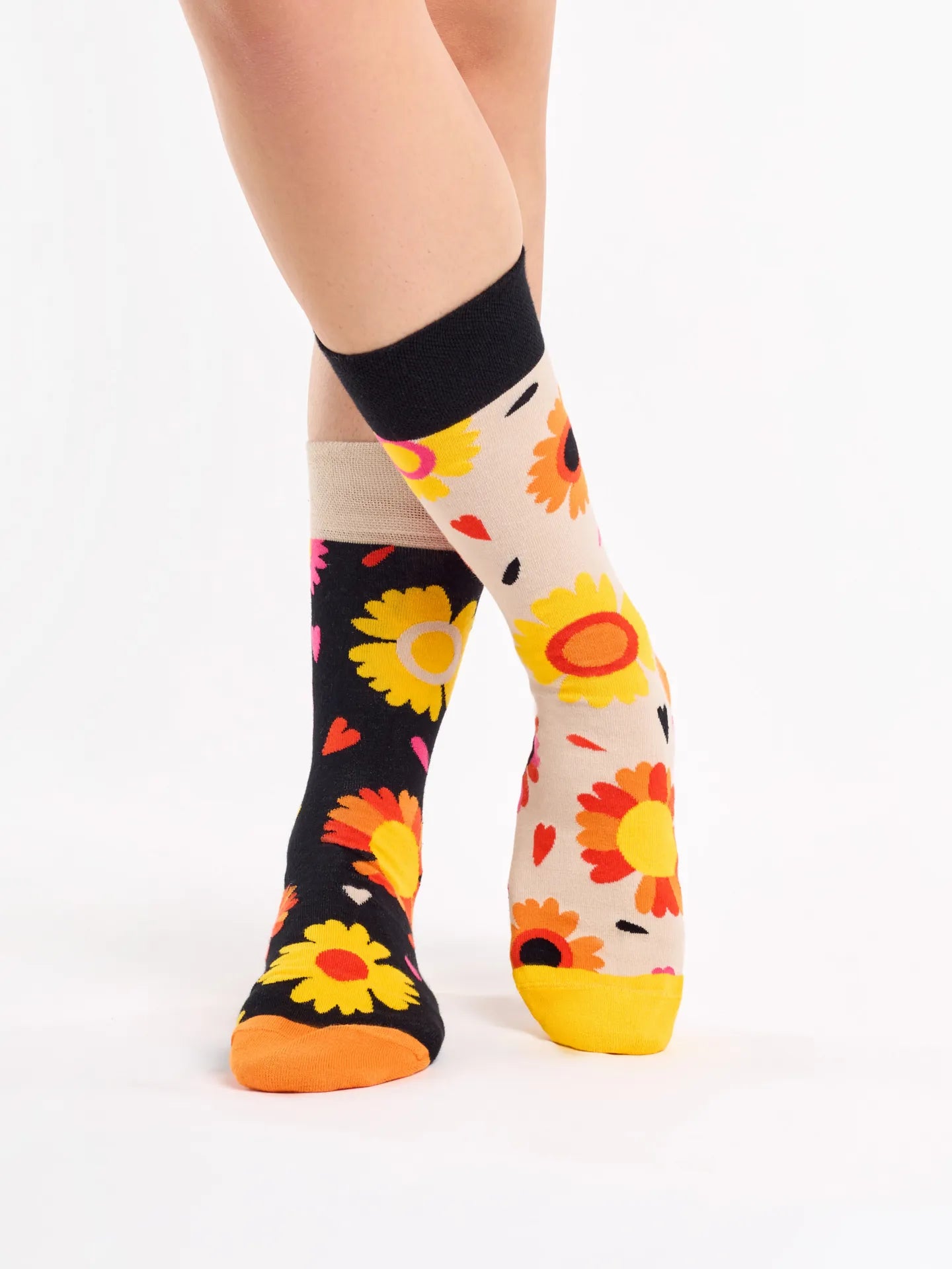 regular-socks-loves-me-loves-me-not-02-d4/d461d0e60b74796e63929c389f4eda090ea07bf9