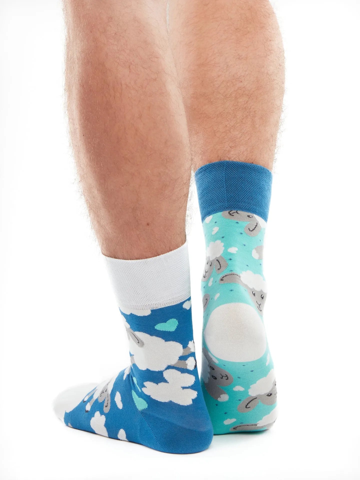 regular-socks-sheep-clouds-02-13/131426faa7770441b75d4d91842a7a9dc552b76a