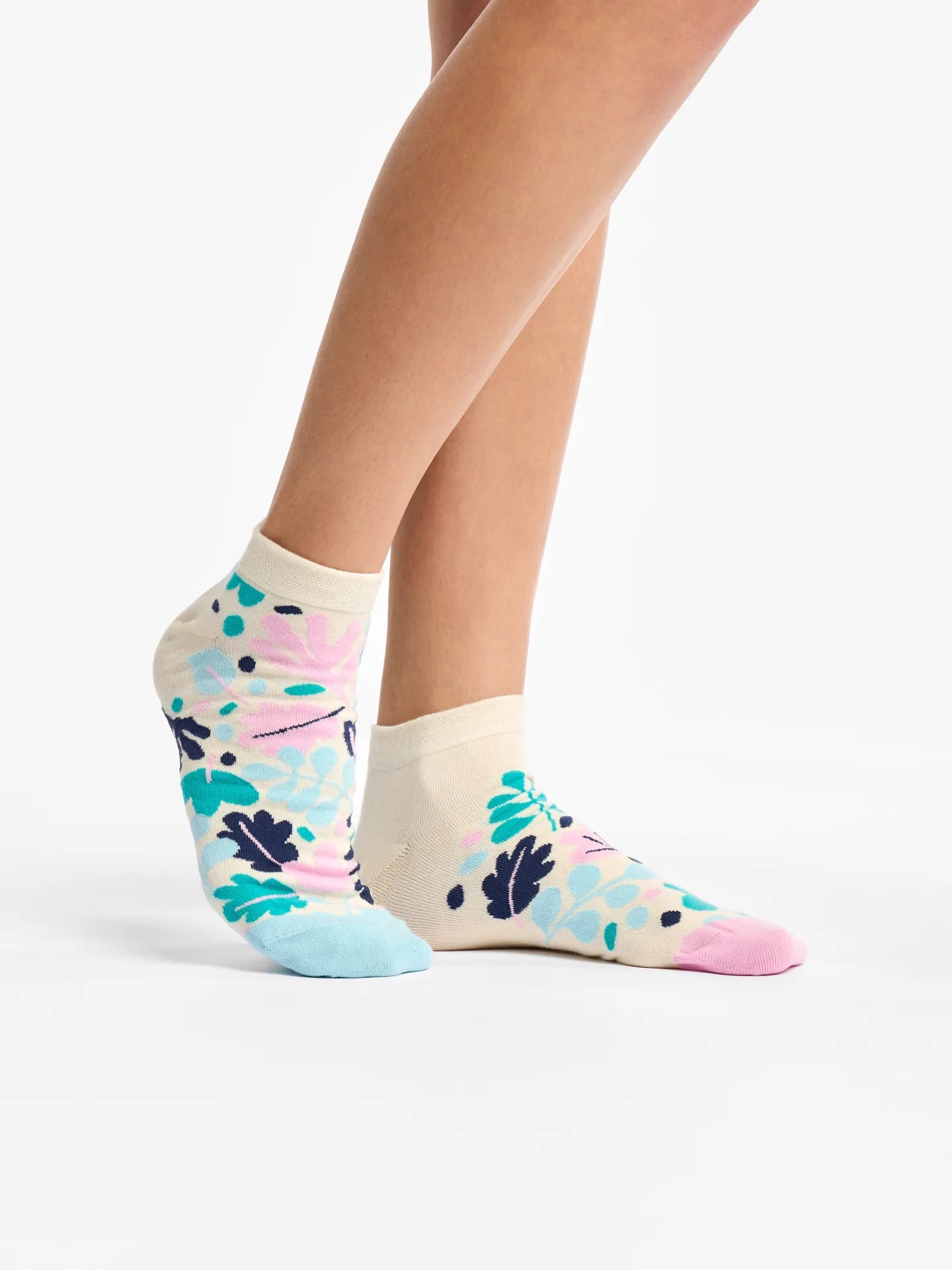 ankle-socks-turquoise-leaves-02-46/4678cd41c983f3cca513956ed513d2006bc81073