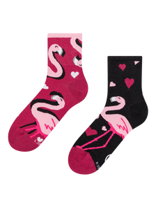 Lustige Crewsocken Flamingos und Herzen
