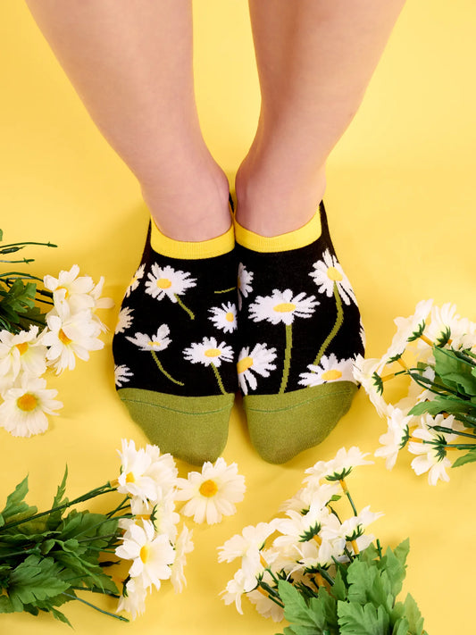 sneaker-socks-daisies-at-night-5c/5caf0239630d8a58765e8f1a271b82b15edb5940