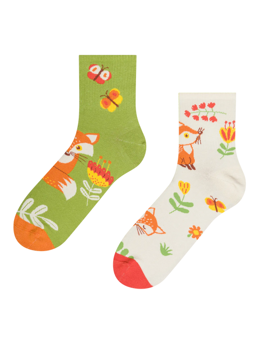 crew-socks-fox-butterflies-02-87/878654f17c38621af73b2c42e28b2188a5528834