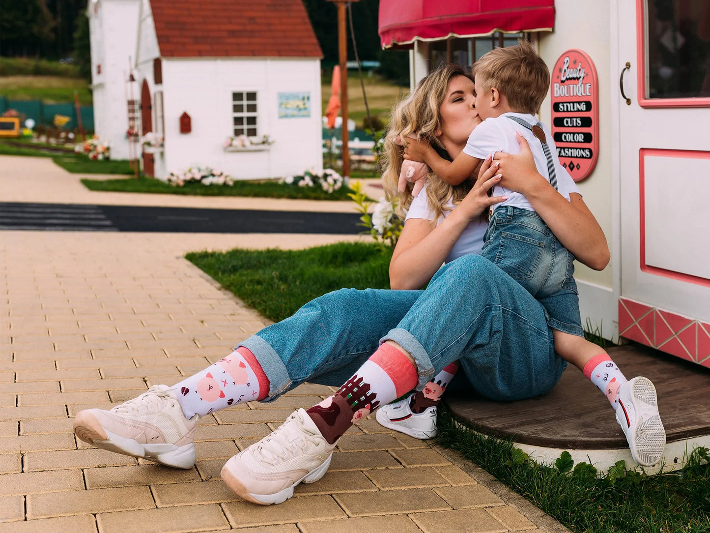 regular-socks-happy-pigs-02-30/30bfa9115dde7f6cae41245caa8458eb5e04a36a