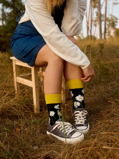 regular-socks-daisies-at-night-79/79a6a80984eba7514f8a0f74211de890b7de4f6c
