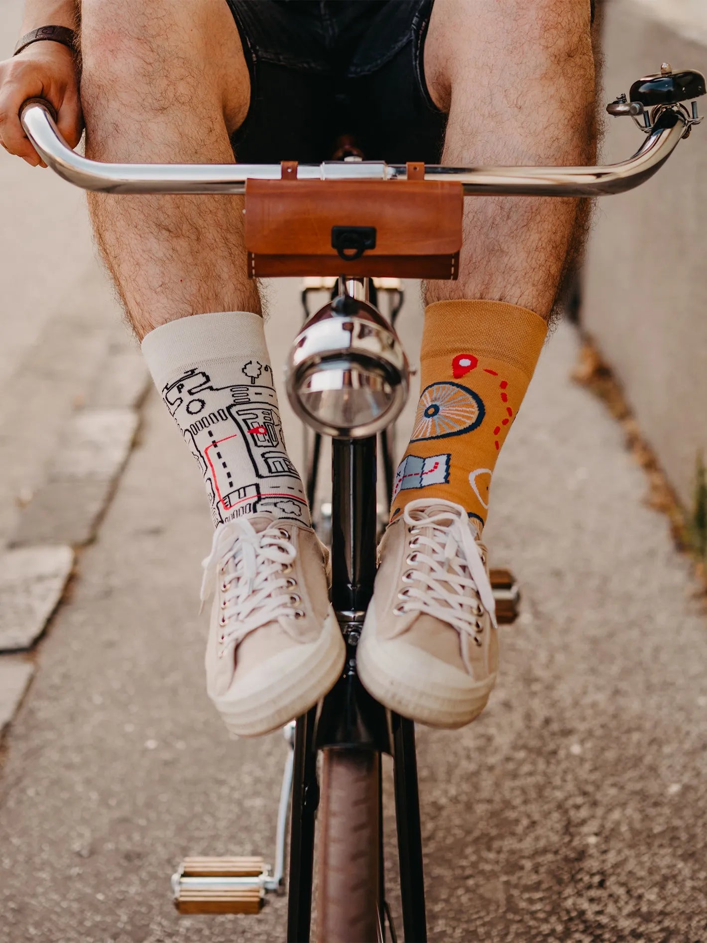 regular-socks-city-bike-02-4e/4e41f2611b959797e675c94351436a4a8b3073e6