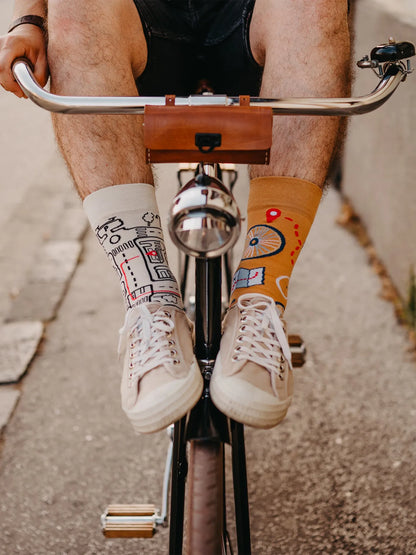 regular-socks-city-bike-02-4e/4e41f2611b959797e675c94351436a4a8b3073e6