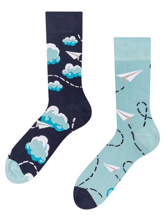 bamboo-regular-socks-paper-planes-clouds-7b/7bab7de6cc9e1db9d0ed484c46ab56f82c94c340