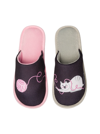 Lustige Hausschuhe Katze und Ball