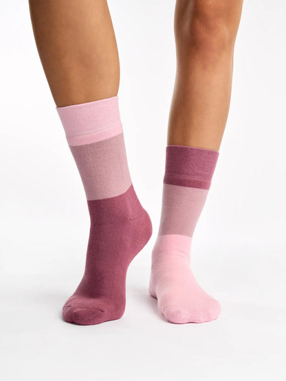 warm-socks-old-rose-tri-color-97/9778a70d4b0b9c3659a4a630c37b614bc604a6e0