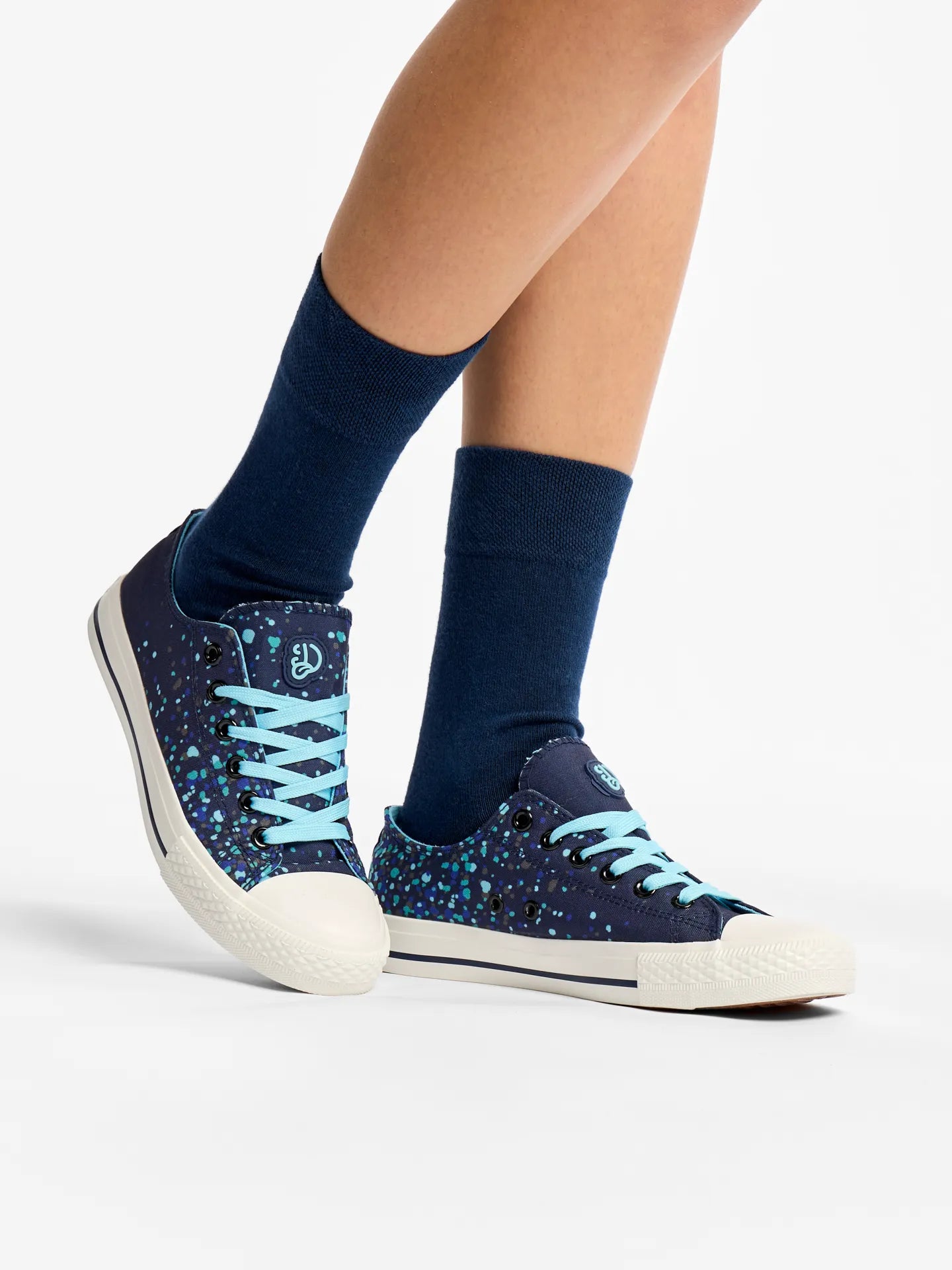 canvas-shoes-raindrops-9a/9acfd36b5bb030e1b0774f988a4f0b7980fe017a