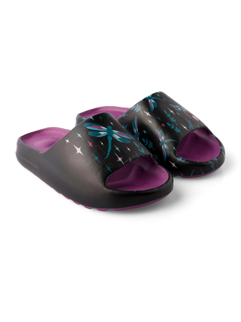 Lustige chunky Pantoletten Libellen in der Nacht