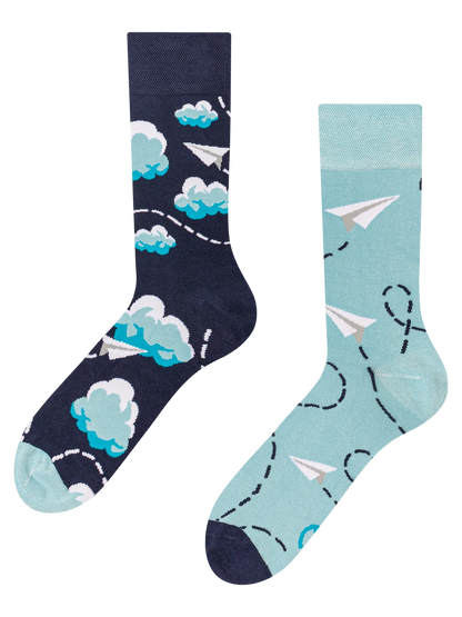 bamboo-regular-socks-paper-planes-clouds-okt-1-7b/7bab7de6cc9e1db9d0ed484c46ab56f82c94c340