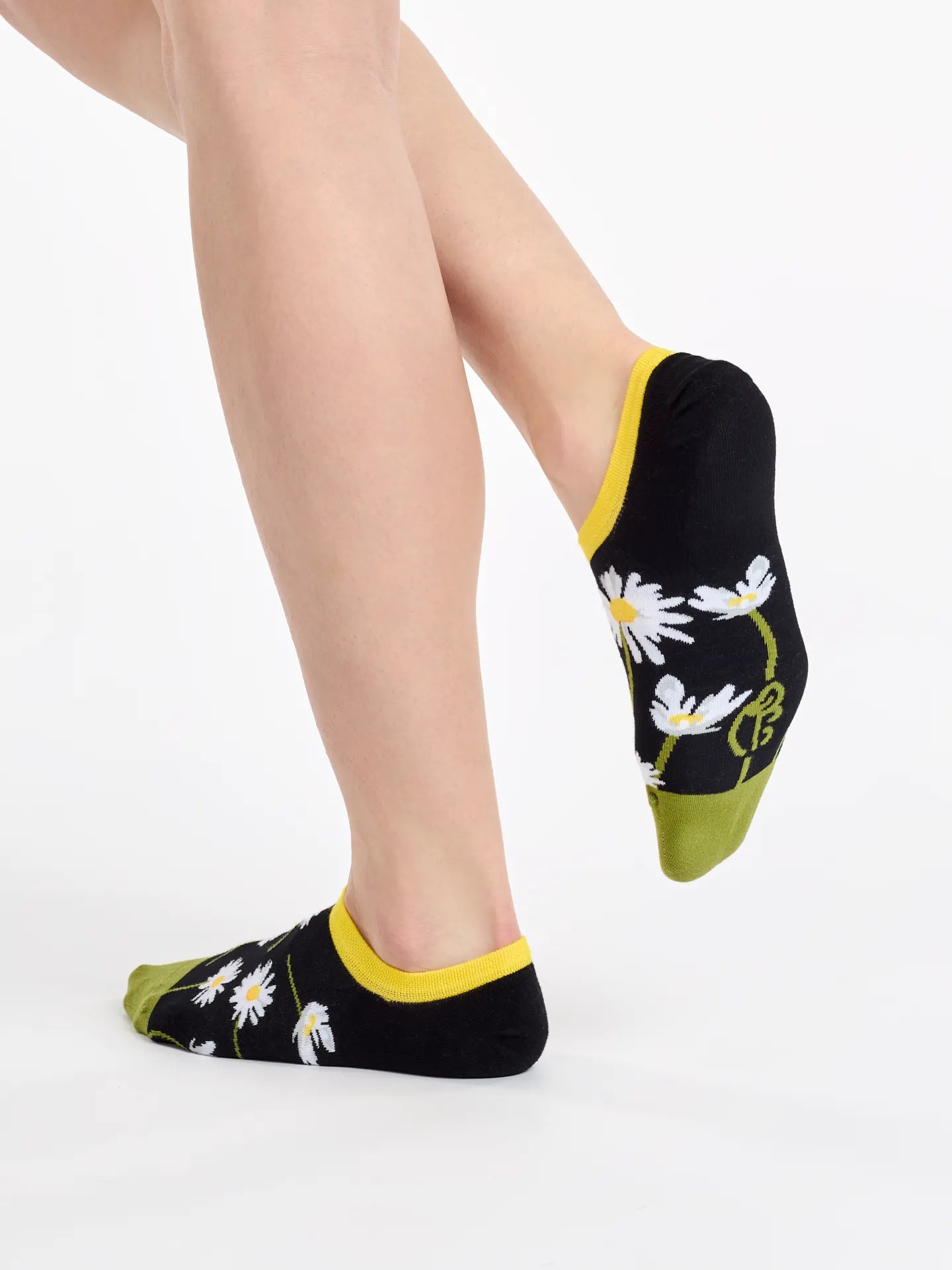 sneaker-socks-daisies-at-night-okt-18/18c6fcc193b208877c8cf4e5b0a09650dd583806