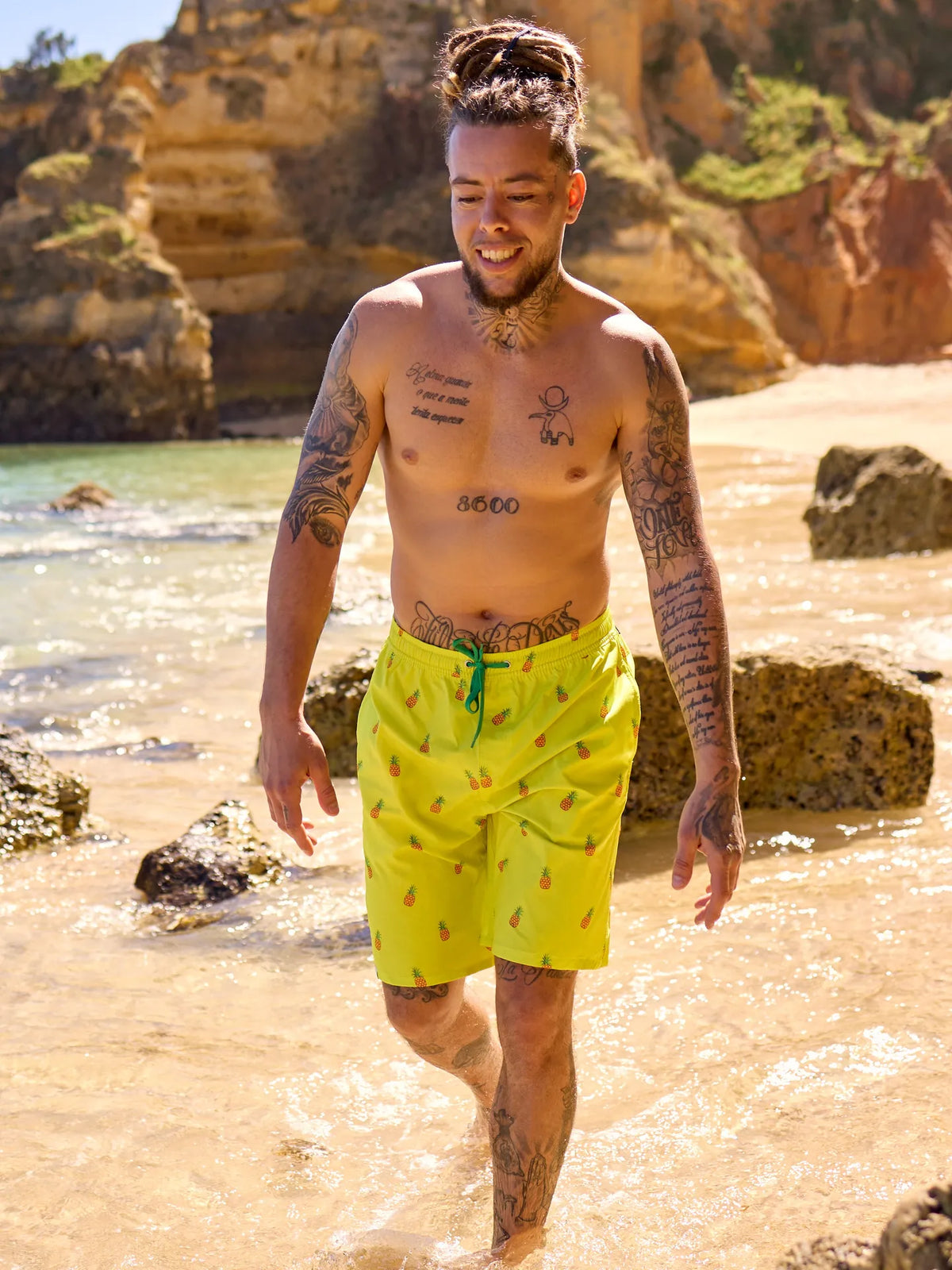 mens-swim-trunks-fresh-pineapple-ba/baa98b67384b1ce4ec5ebc06237d95586b533fbc