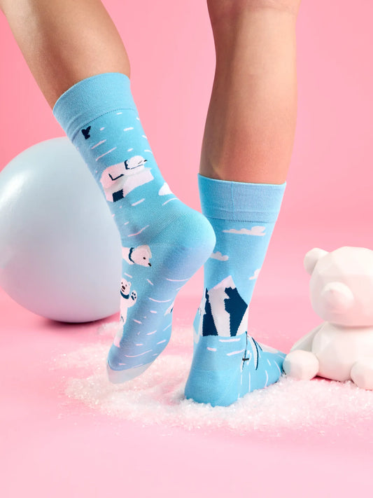 regular-socks-fishing-polar-bear-02-ca/caf8f18328b353a6f79fdc99c42fc351029f2c74
