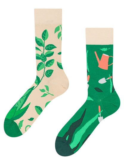 regular-socks-in-the-garden-02-bf/bf967e0945465ebd8581efbfbfeb142ac88428dd