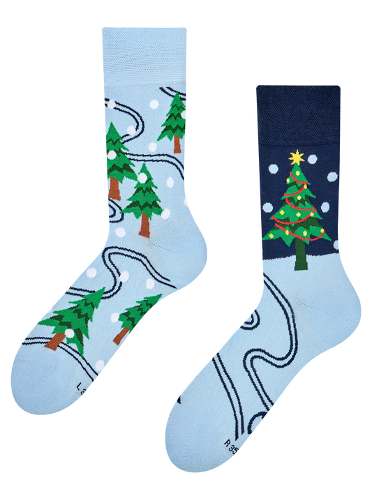 regular-socks-christmas-tree-snow-04/04d1f47984d9c31efddf5598988e5b5a49c6003a