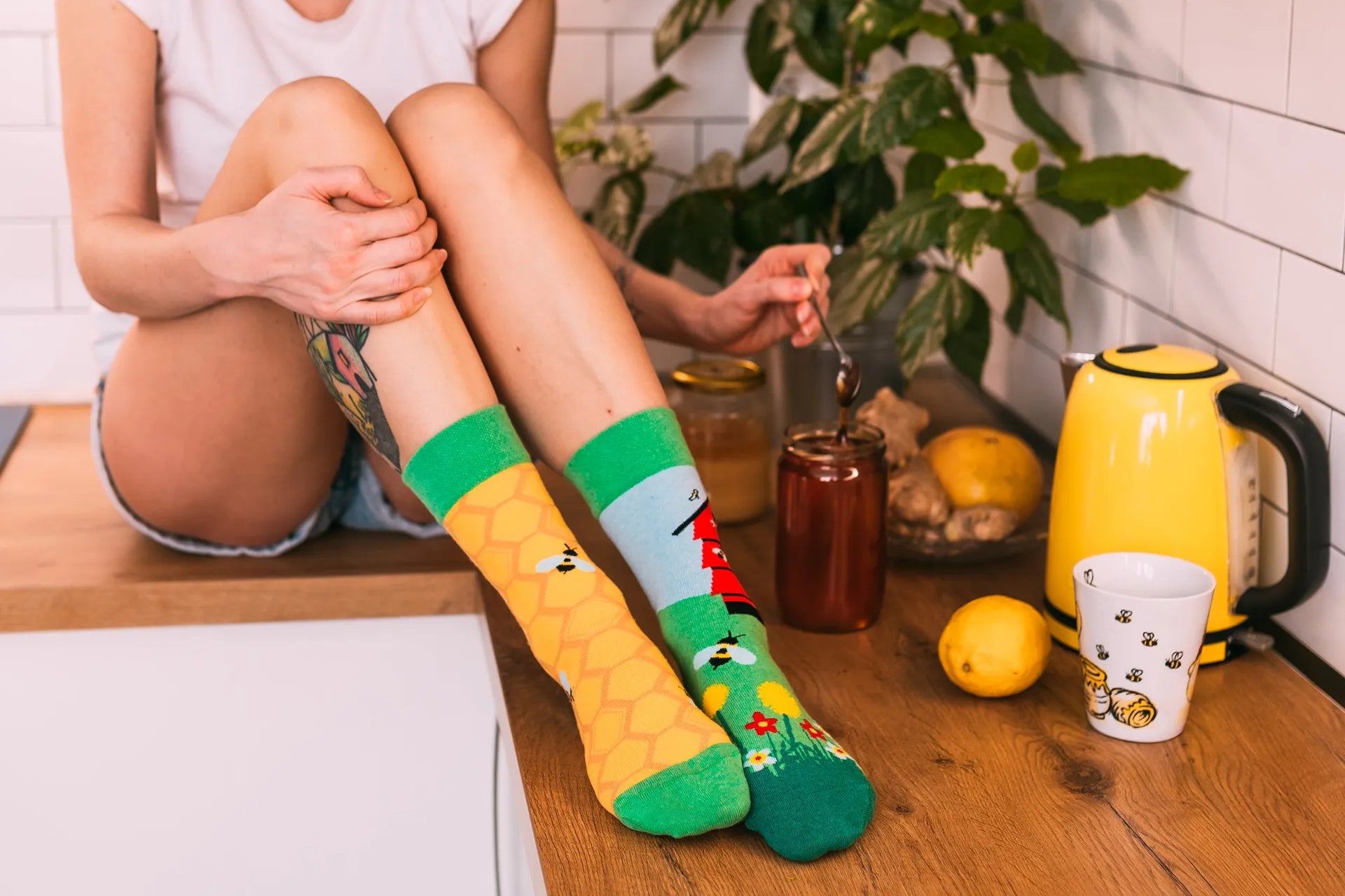 regular-socks-beehive-02-ce/ce4c9254f71bbc1655b2493e57f275e56fe43256