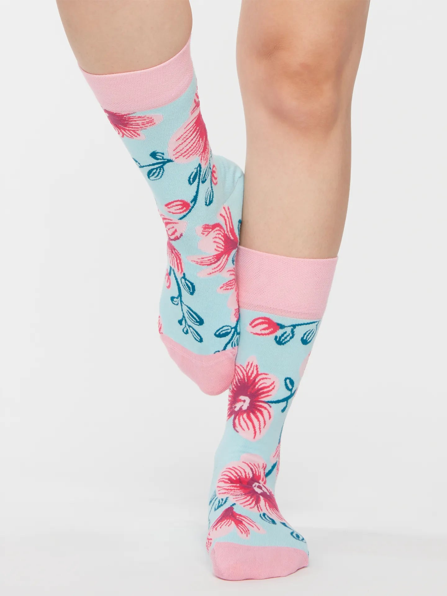 regular-socks-orchid-02-e5/e5d8a3e5cce41245d95bf88dfd7ddd8fc1502c40
