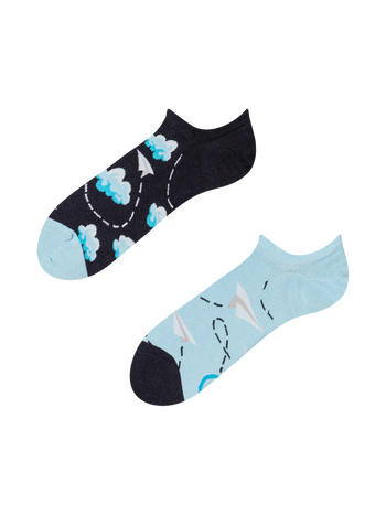 Lustige Sneakersocken Papierflugzeuge und Wolken