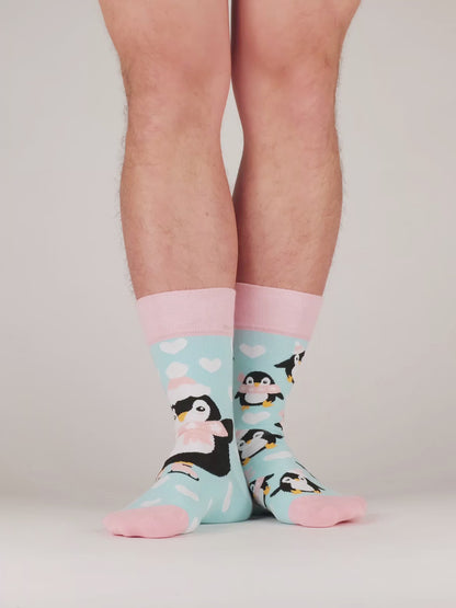 Lustige Socken Eislaufender Pinguin